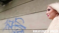 A szőke román cicababa kiválóan szexel a kamera előtt Thumb
